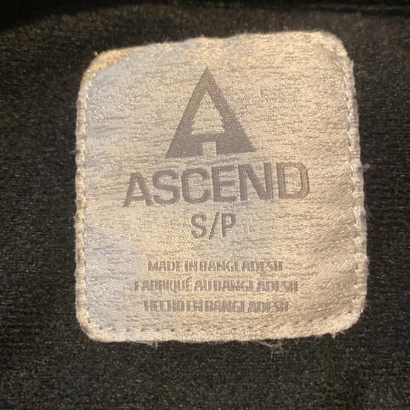 Ascend Small/Petite Exploration Full Zip Jacket in beautiful condition. - Picture 6 of 7